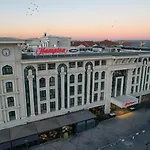 Hampton By Hilton 3*