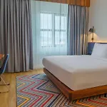 מלון Hampton By Hilton 3*