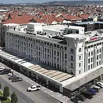 Hampton By Hilton מלון סקרייה