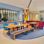 Hampton By Hilton מלון