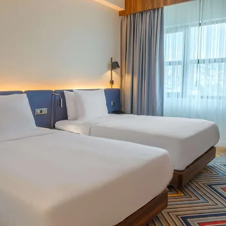 Hotel Hampton By Hilton 3*