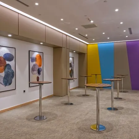 Hampton By Hilton 3*