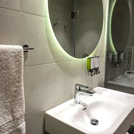 Hampton By Hilton Hotel 3*