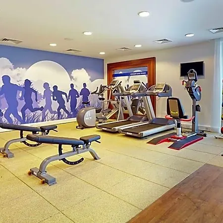 호텔 Hampton By Hilton 3*