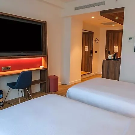 Hampton By Hilton 3* 사카리아