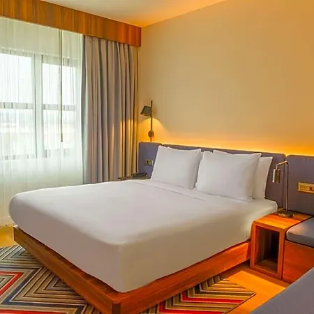 호텔 Hampton By Hilton 3*
