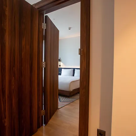 Hampton By Hilton 3*